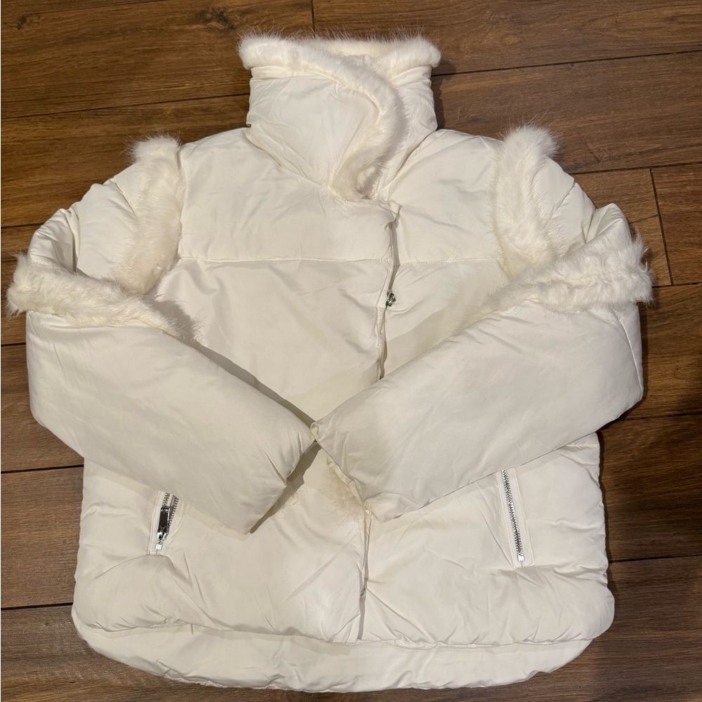 Women's White Fur-Trimmed Jacket